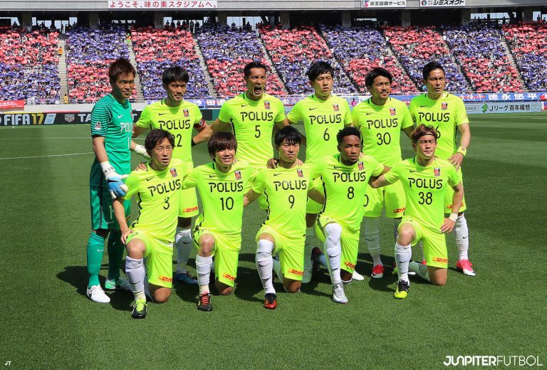 Yokohama F.Marinos demolished Urawa Reds at Saitama Stadium 2002