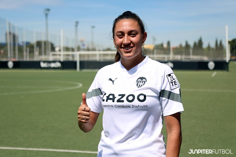 FIFA U-20 Women’s World Cup Winner Fiamma Benitez Shares Her Football With Asia’s Junpiter Futbol